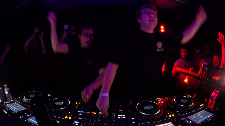 TNP - Sacré x Bon voyage - 8